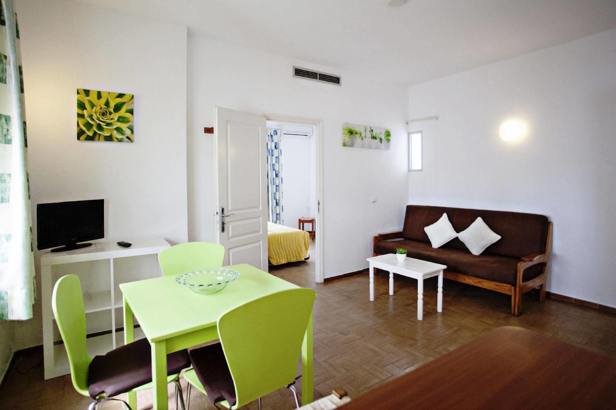 Apartamentos Turisticos Gida By Umbral Quarteira Luaran gambar